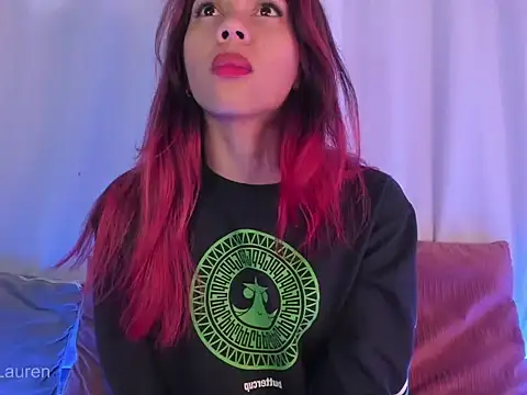 Laurenn 2 online show from November 2025 04:18:02 PM