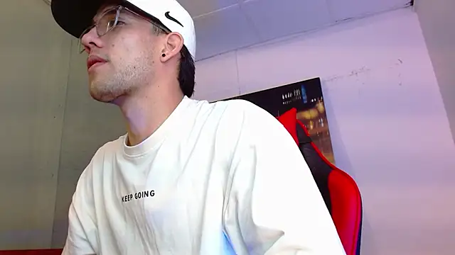 alexgiraldo   online show from May 2026 11:58:01 PM