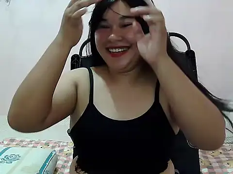 Snapshot of Kiarra_69 chatting on May 2026 12:33:01 PM Kiarra 69 online show from May 2026 12:33:01 PM
