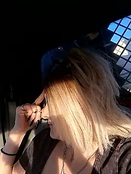 Splash Queen420 online show from April 2026 11:02:01 PM