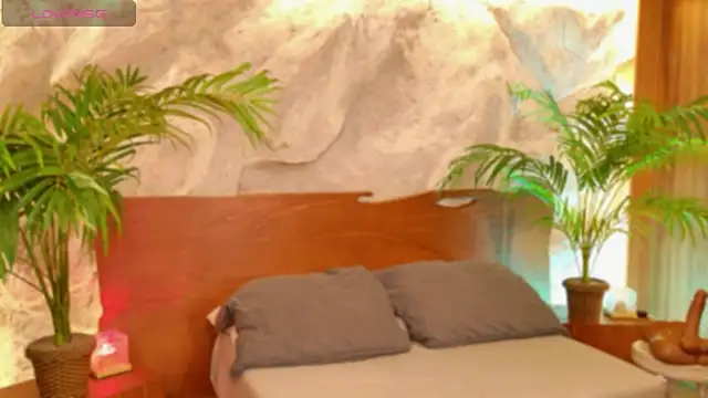 alisonn moon online show from April 2026 10:00:02 PM