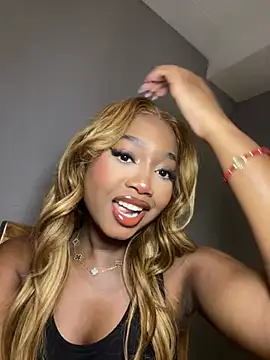 alisonn moon online show from July 2026 08:39:01 PM