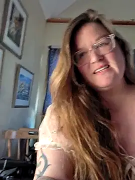 Snapshot of Love86Emily chatting on March 2026 05:19:01 PM Love86Emily online show from March 2026 05:19:01 PM