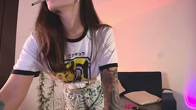 mishelkrave  online show from April 2026 12:46:02 AM