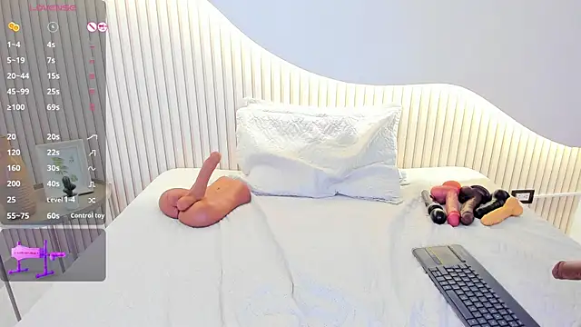 Monika-Ruiz online show from March 2026 07:20:02 PM