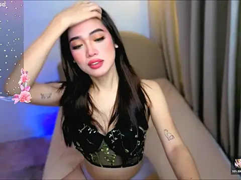 Madmoisellex online show from April 2026 08:11:01 PM