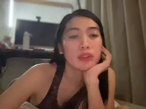 Madmoisellex online show from May 2026 07:00:02 PM
