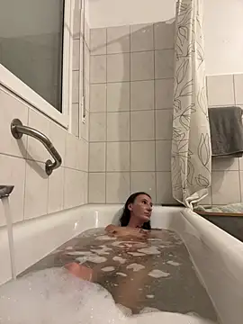 Emilia Mausi online show from March 2026 06:49:01 PM