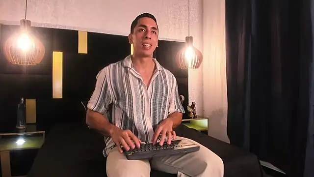 Lucio  Fox online show from April 2026 12:26:02 PM