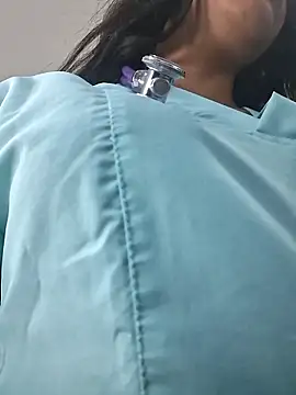 CAROLINE  07 online show from March 2026 02:32:02 PM