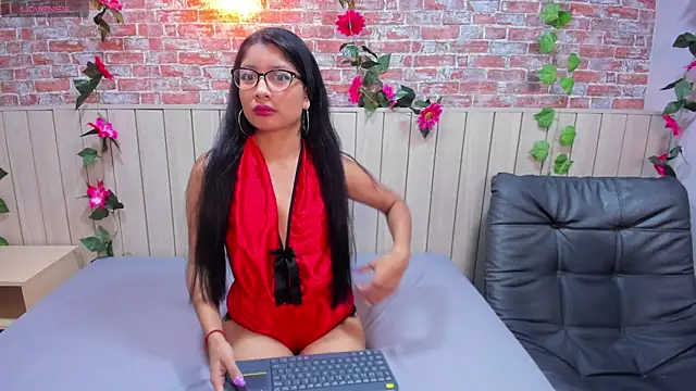 Snapshot of MelanyWayne_ chatting on December 2025 06:36:02 PM MelanyWayne online show from December 2025 06:36:02 PM