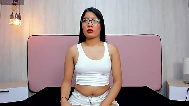 Snapshot of MelanyWayne_ chatting on April 2026 06:30:01 PM MelanyWayne online show from April 2026 06:30:01 PM