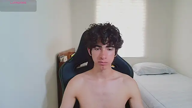Nude Boy18 online show from June 2026 09:46:01 PM