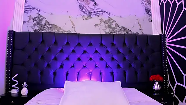 CarlySommers online show from April 2026 06:44:01 AM