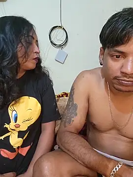 Snapshot of Hotbhabi305 chatting on February 2026 09:52:01 AM Hotbhabi305 online show from February 2026 09:52:01 AM