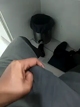 hotboy43339 online show from February 2026 09:33:01 PM