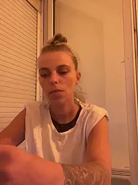 BrumeLove online show from May 2026 07:22:02 PM