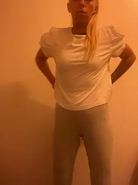 BrumeLove online show from June 2026 07:38:02 PM
