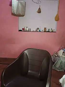 Snapshot of MEERAcle chatting on July 2026 04:02:01 PM MEERAcle online show from July 2026 04:02:01 PM