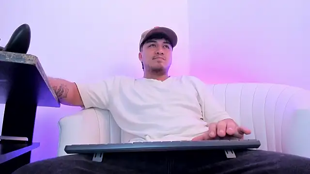 juanmechanic  online show from July 2026 10:00:01 PM