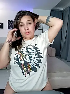 Snapshot of Laureen_se chatting on July 2026 04:15:01 AM Laureen se online show from July 2026 04:15:01 AM
