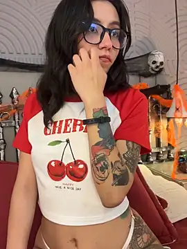 Snapshot of eviegothel_ chatting on November 2025 08:20:02 PM eviegothel online show from November 2025 08:20:02 PM
