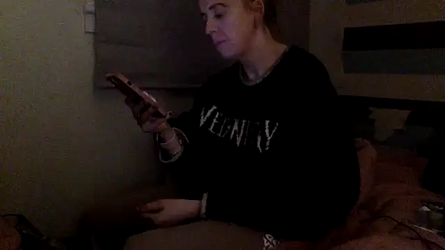 Bellababexox online show from May 2026 11:34:04 PM