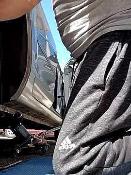 pareja-40-20 online show from April 2026 07:56:01 PM