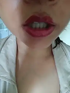 Snapshot of Hott_Muskan chatting on May 2026 10:44:01 AM Hott Muskan online show from May 2026 10:44:01 AM