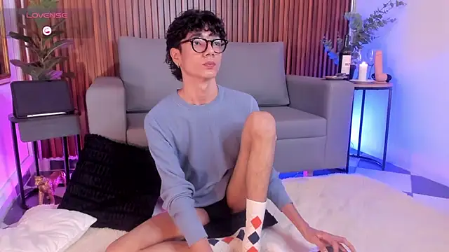 Phillicious   online show from February 2026 10:50:01 PM