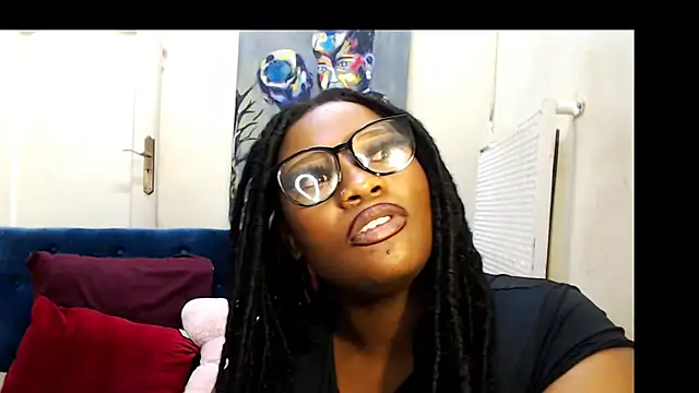 CurvyCocoxxx online show from April 2026 06:13:02 PM