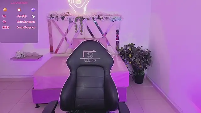 ZURY TAY online show from March 2026 11:49:02 AM