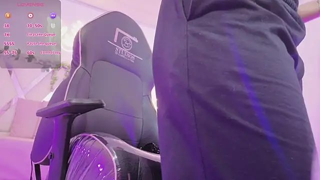 ZURY TAY online show from April 2026 11:59:01 AM