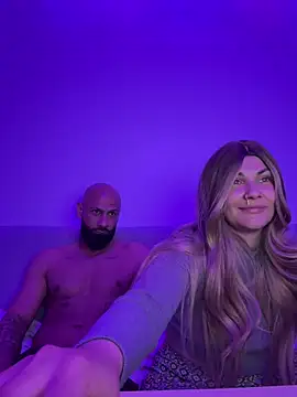 MiaKiittyy online show from April 2026 08:28:02 PM