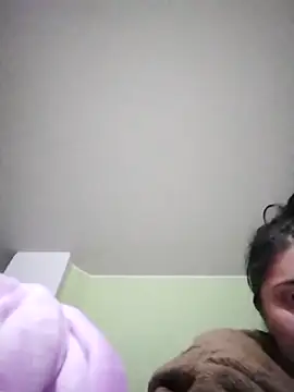 TifanyAmazinng online show from December 2025 02:40:01 AM