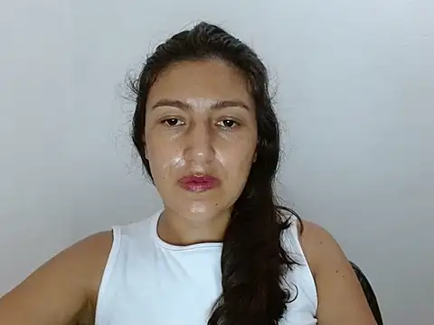 Snapshot of SarahFriendly chatting on May 2026 06:25:02 PM SarahFriendly online show from May 2026 06:25:02 PM