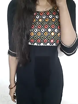 Aarti-kumri online show from February 2026 11:30:02 PM