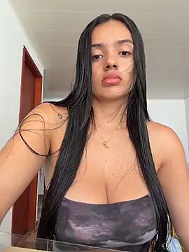 Snapshot of AnaaFaith_ chatting on June 2026 06:10:01 PM AnaaFaith online show from June 2026 06:10:01 PM