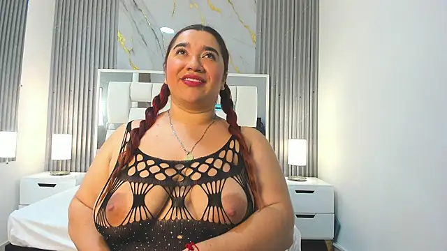 VanessaHard as online show from October 2025 05:02:02 PM