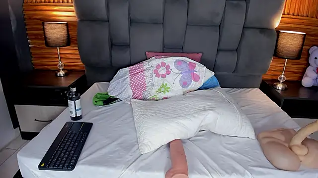 VanessaHard as online show from March 2026 03:25:01 AM