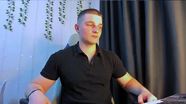 Your Claddagh online show from April 2026 07:00:01 PM