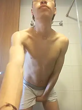 Snapshot of brooklyn_777 chatting on April 2026 03:54:01 PM brooklyn 777 online show from April 2026 03:54:01 PM