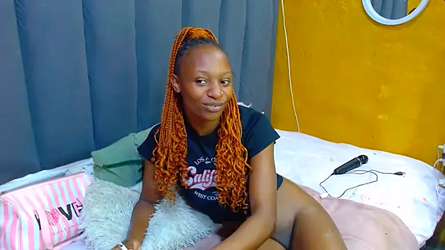 Snapshot of LonelyQueenxx25 chatting on June 2026 08:46:02 PM LonelyQueenxx25 online show from June 2026 08:46:02 PM