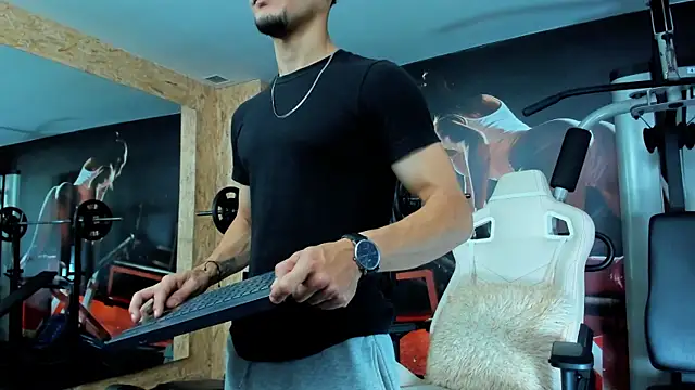 AlessandroKiing online show from April 2026 08:06:02 PM