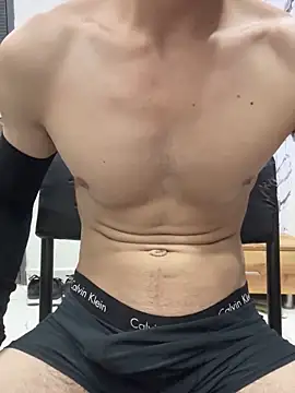 coupleyug online show from April 2026 06:21:02 PM