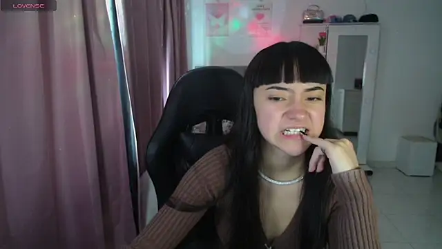 violetta blackk online show from April 2026 05:15:02 PM