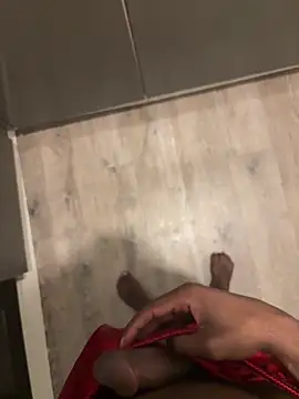 Snapshot of Trhge253 chatting on March 2026 11:43:02 PM Trhge253 online show from March 2026 11:43:02 PM