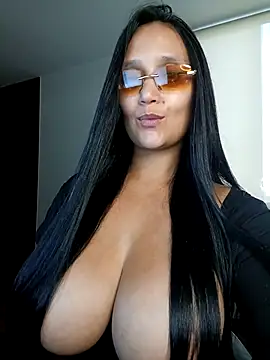 Esmeralda333 online show from March 2026 08:25:01 PM