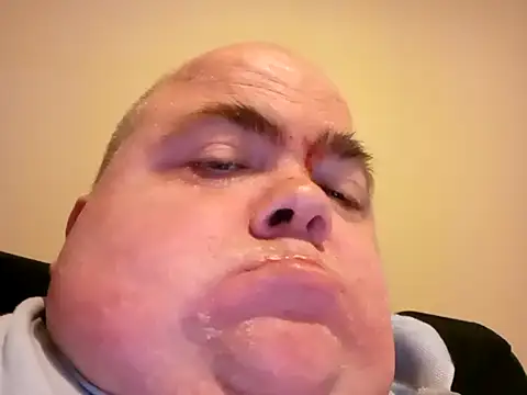 Nigel1121 online show from April 2026 10:42:01 AM