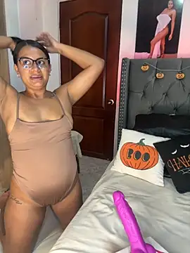 ema zoe online show from October 2025 12:03:01 AM